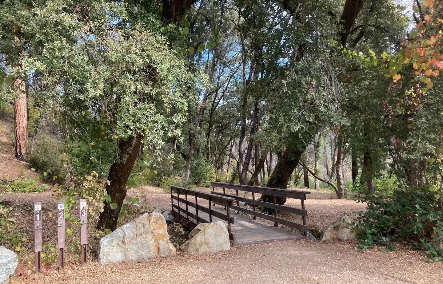 The wooden footbridge to sites PC1 to PC3 at Peltier Bridge Campground, Whiskeytown